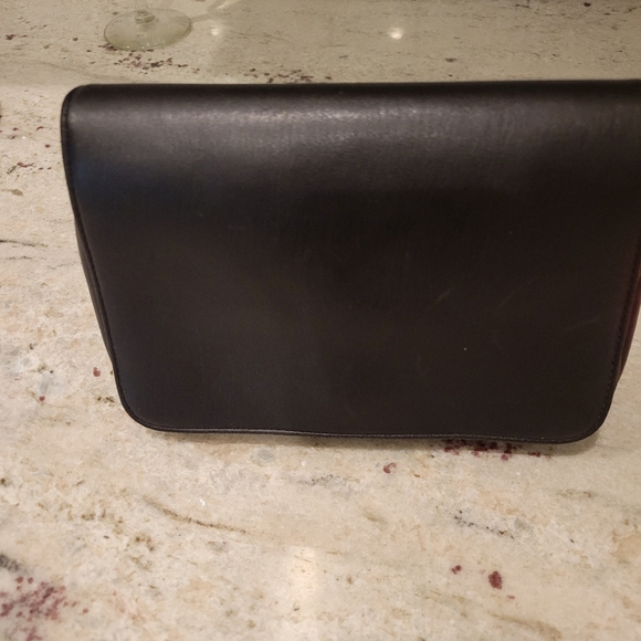 Purse - Picture 2 of 9